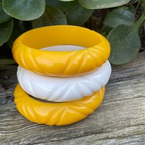 Vintage 90s set of thick carved bangle bracelets vivid yellow & white
